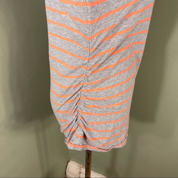 M Liz Lange) maternity tee-shirt - Picture 4 of 8